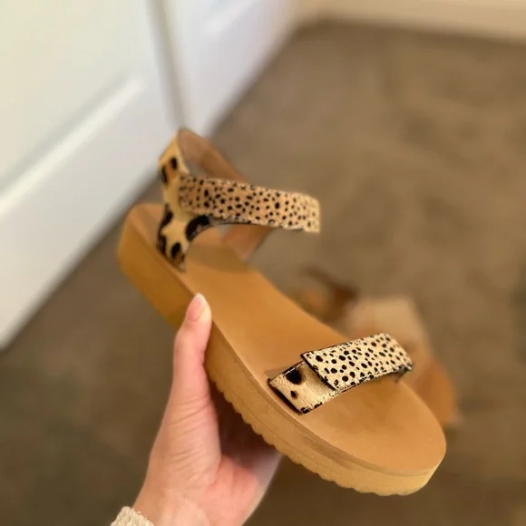 Made well The Maggie Sandal in Spotted Calf Hair - Picture 3 of 8